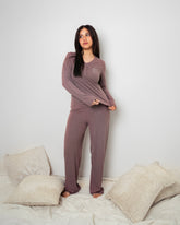 Aura set in dusty mauve
