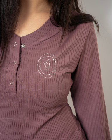 Aura set in dusty mauve
